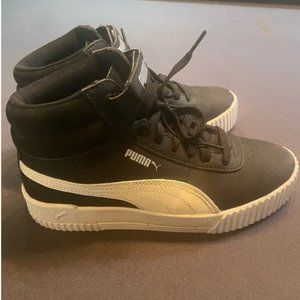 Puma ladies Carina basketball high tops sz7 black w/ white logo